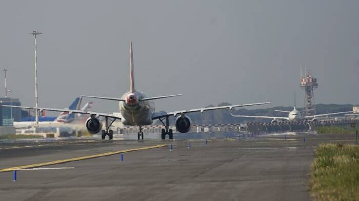 Meno Co2: all’aeroporto di Fiumicino nuovi mezzi green per spostare gli aerei