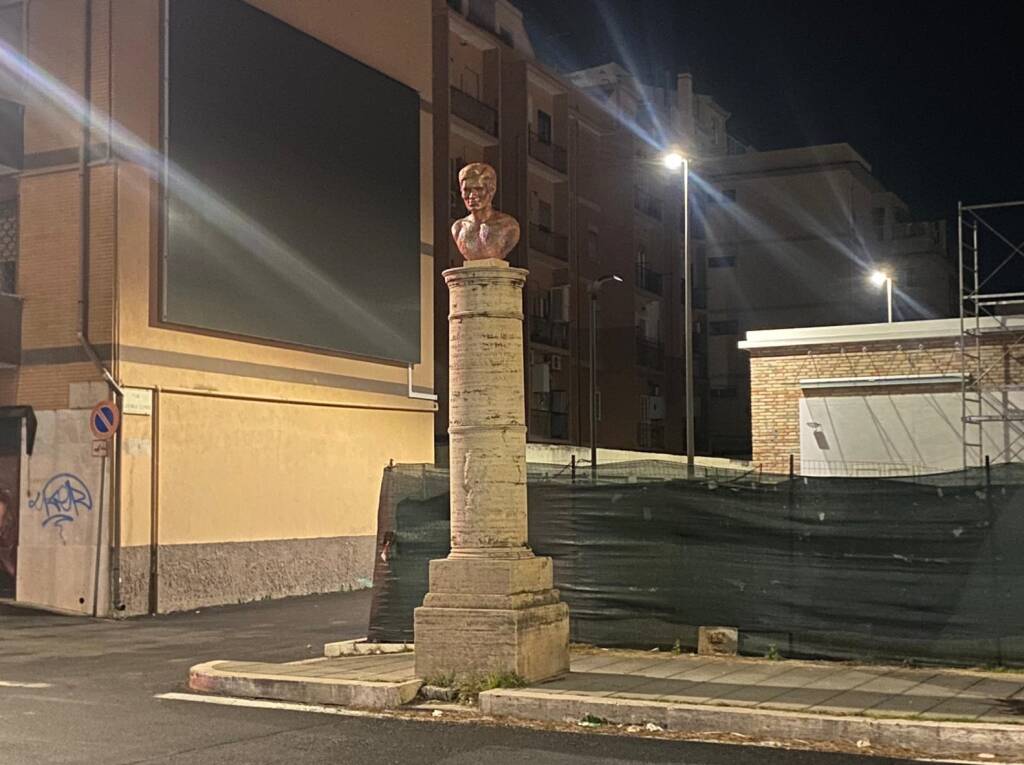 Ostia, un busto di Pier Paolo Pasolini per celebrare i 100 anni della nascita del poeta