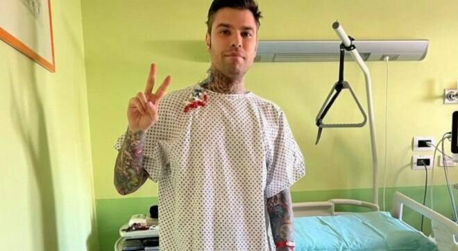 Fedez operato per un raro tumore al pancreas