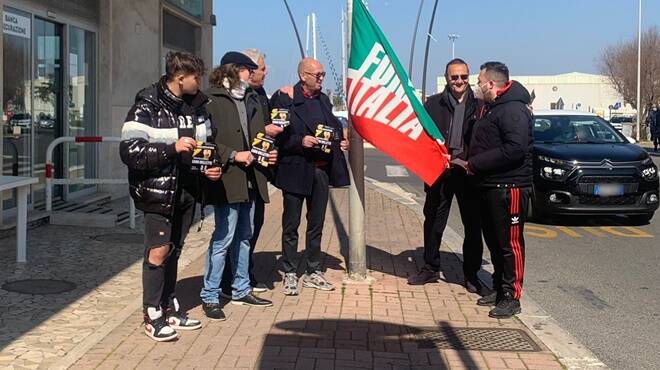 Fiumicino, Forza Italia scende in strada contro il caro-bollette