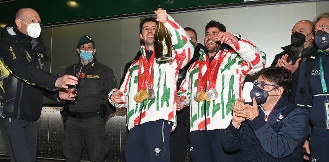 Bertagnolli e Ravelli tornano dalle Paralimpiadi: è festa Fiamme Gialle