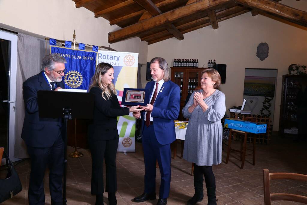 Giorgia Topazi ‘Donna dell’Anno del X Municipio’, premiata dal Rotary Club a Ostia