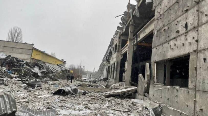 Guerra in Ucraina, bombardata una base militare a Leopoli: morti e feriti