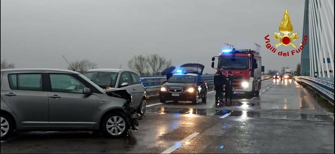 Minturno, paura sulla Variante Appia per un incidente