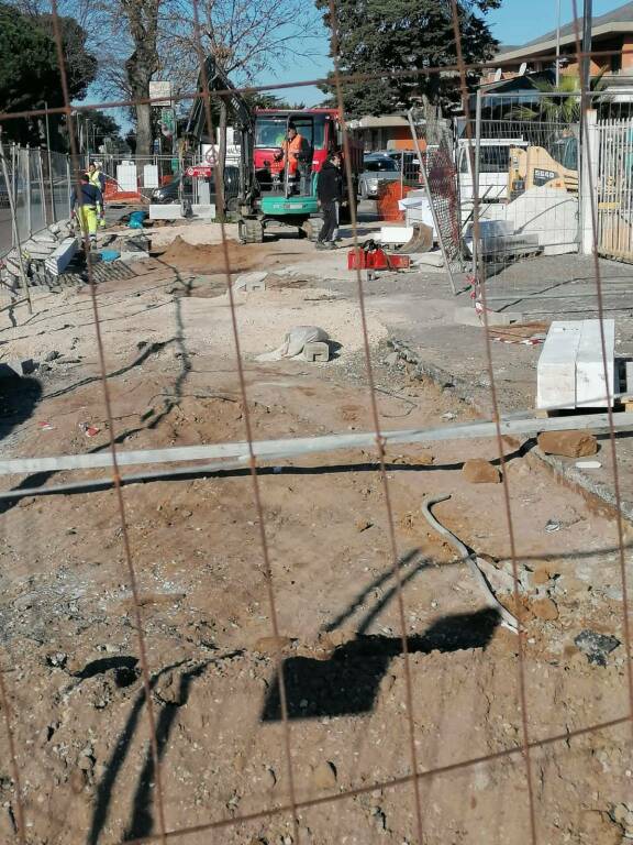 Anzio, cantieri aperti per riqualificare il territorio: nuovi marciapiedi in via di Valle Schioia