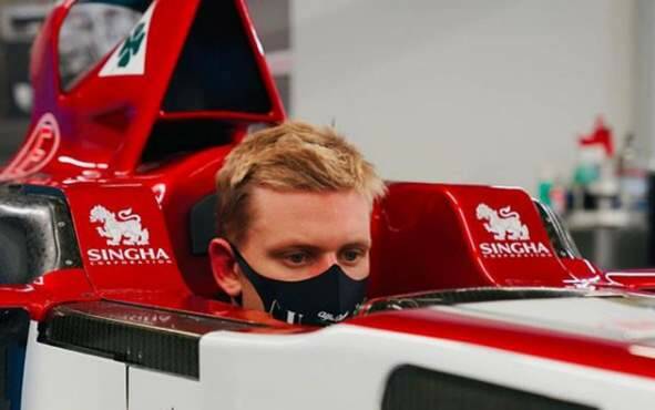 Mick Schumacher: “Con la Hass stiamo crescendo e con la Ferrari punto sogni futuri”