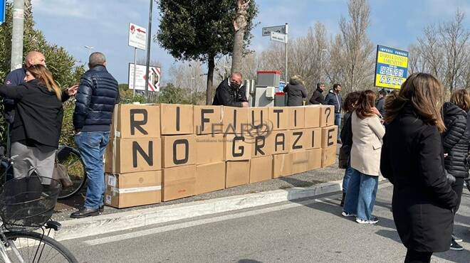 Comitato Spontaneo Monte Solarolo: “Centro trasferenza senza conseguenze per Isola Sacra? Perplessi su inquinamento, traffico e rumore”