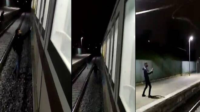 Roma-Lido, vandali in azione a Casal Bernocchi: imbrattato uno dei treni