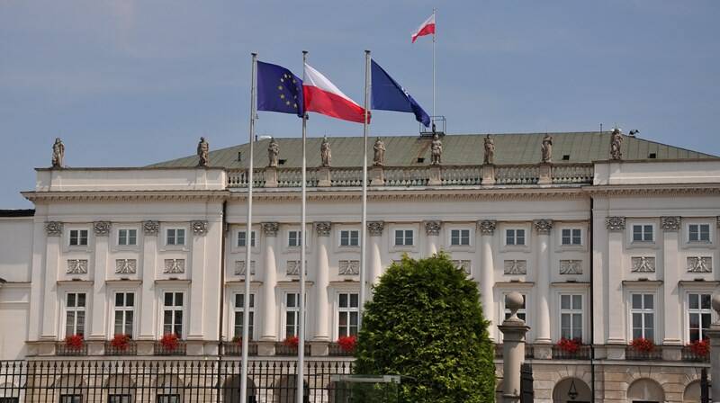 La Polonia espelle 45 diplomatici russi: “Sono delle spie”