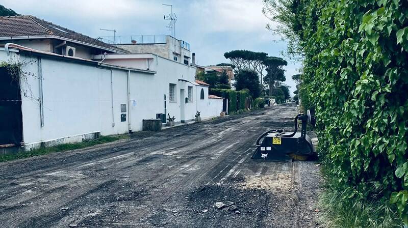 Nuovo asfalto per le strade di Fregene sud: lavori in dirittura d’arrivo