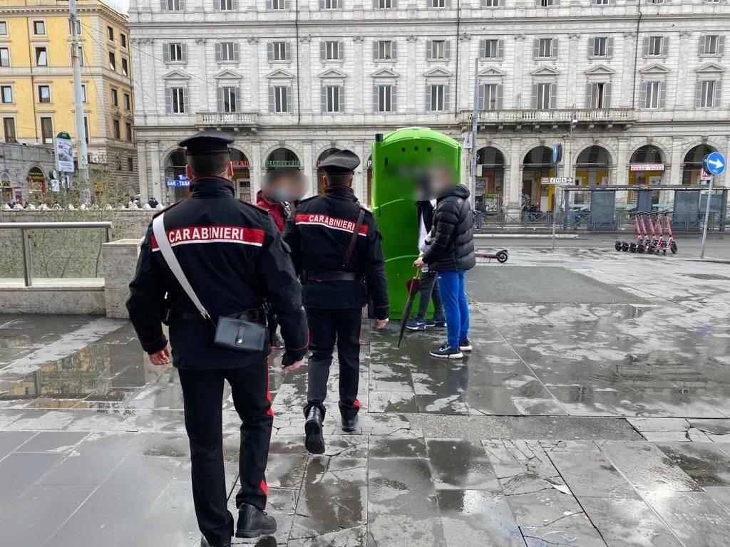 Roma Termini, molestie alle biglietterie e violazioni al Daspo urbano: denunce e multe