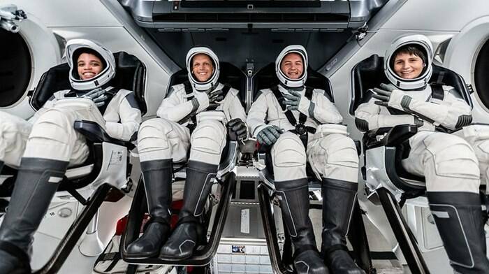 In orbita Crew 4 di SpaceX: Samantha Cristoforetti torna nello spazio – VIDEO