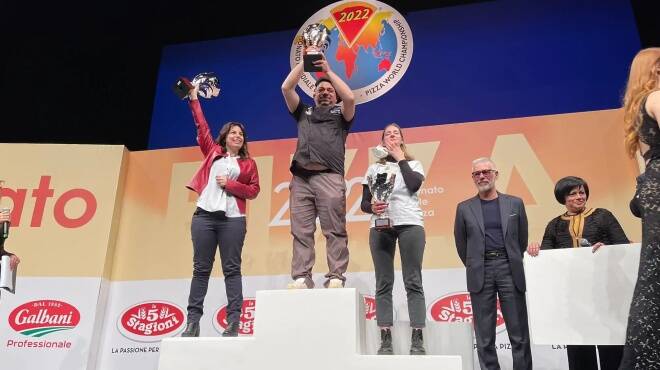 Pizza senza glutine, Fabio Alveti di Ardea vince il campionato mondiale