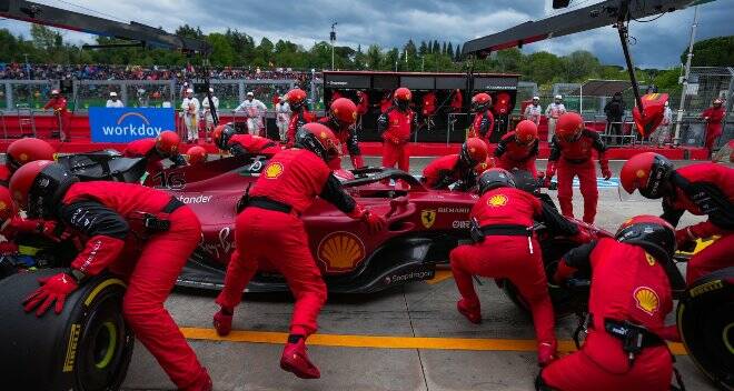 Delusione Ferrari a Imola: il Gran Premio va a Verstappen