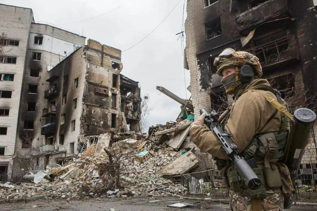 Kiev bacchetta l’Ue: “Le armi arrivano tardi e non sono quelle che chiediamo”