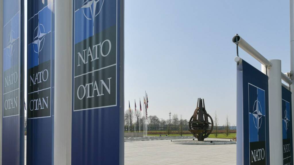 Guerra in Ucraina, la promessa della Nato: “Sosterremo Kiev fino alla fine”