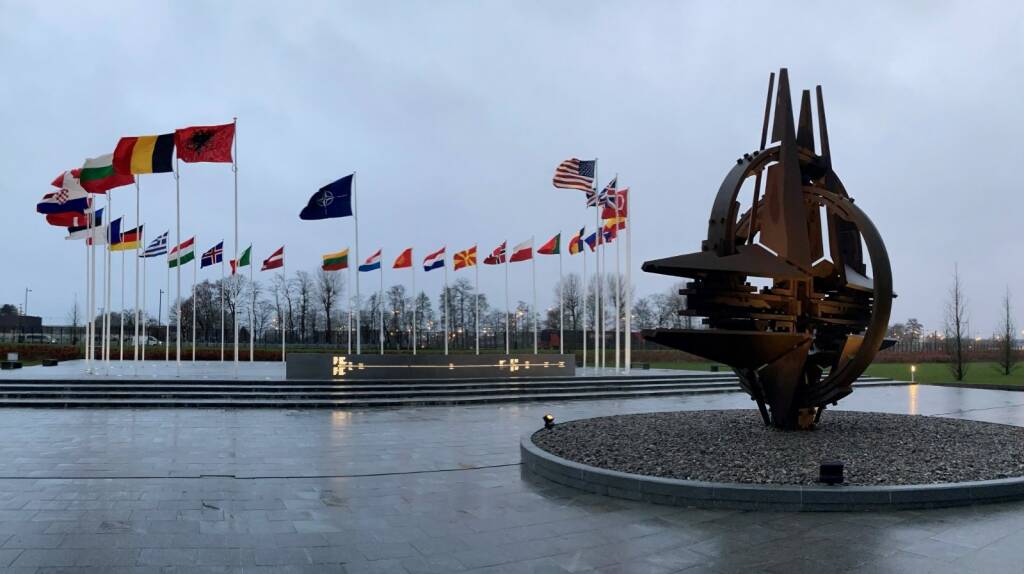 La Nato si allarga: Svezia e Finlandia firmano il protocollo di adesione