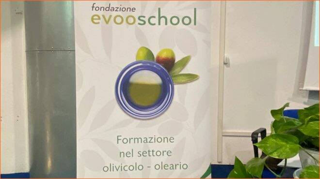 Sviluppo sostenibile ed educazione alimentare: al Paolo Baffi di Fiumicino un corso di avvicinamento all’olio Evo