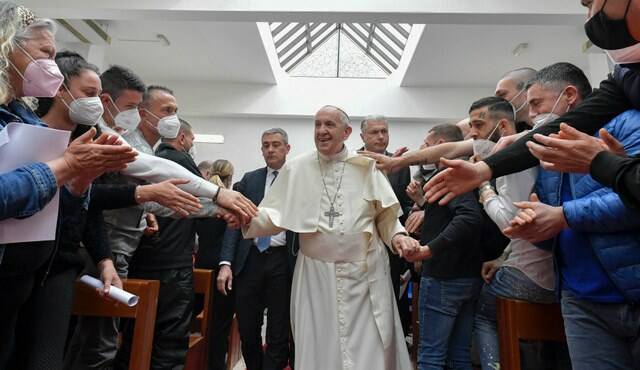 Giovedì Santo, Messa del Papa nel carcere di Civitavecchia: “Dio perdona tutto, sempre”