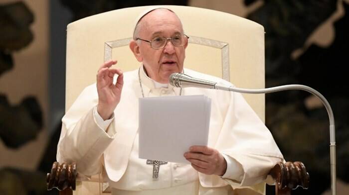 Papa Francesco: “Fraternità e accoglienza salveranno la nostra civiltà dal naufragio”