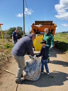 Volontari all’opera per ripulire Macchina Vecchia di Pantano: raccolti 190 chili di rifiuti