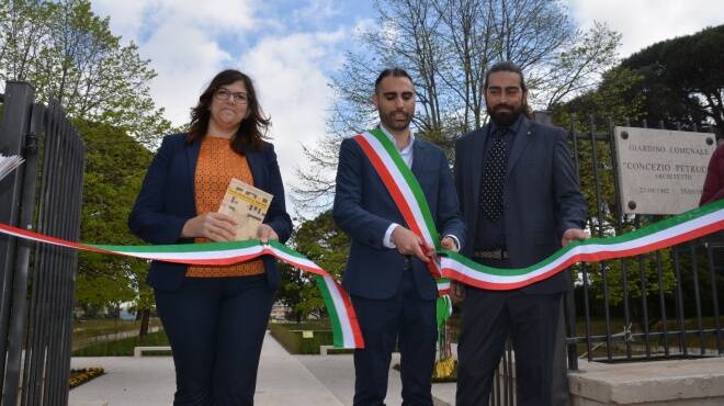 Pomezia celebra il 25 aprile: inaugurati i nuovi giardini Petrucci