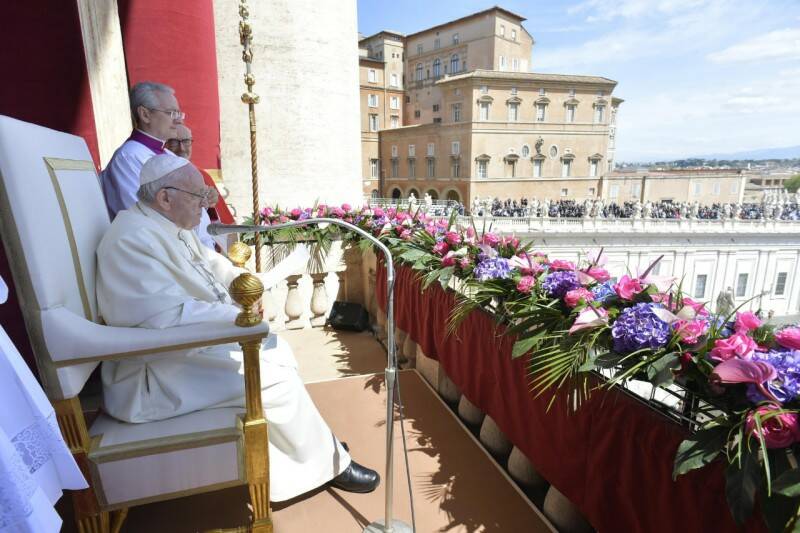Pasqua, il grido del Papa per l’Ucraina: “Basta violenza! Cristo risorge per far vivere il mondo in pace”