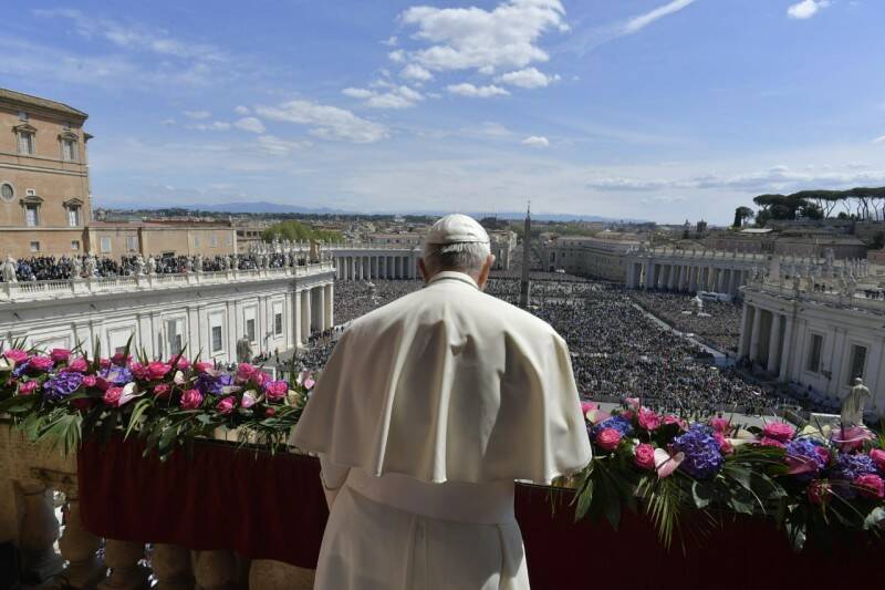 Pasqua, il grido del Papa per l’Ucraina: “Basta violenza! Cristo risorge per far vivere il mondo in pace”