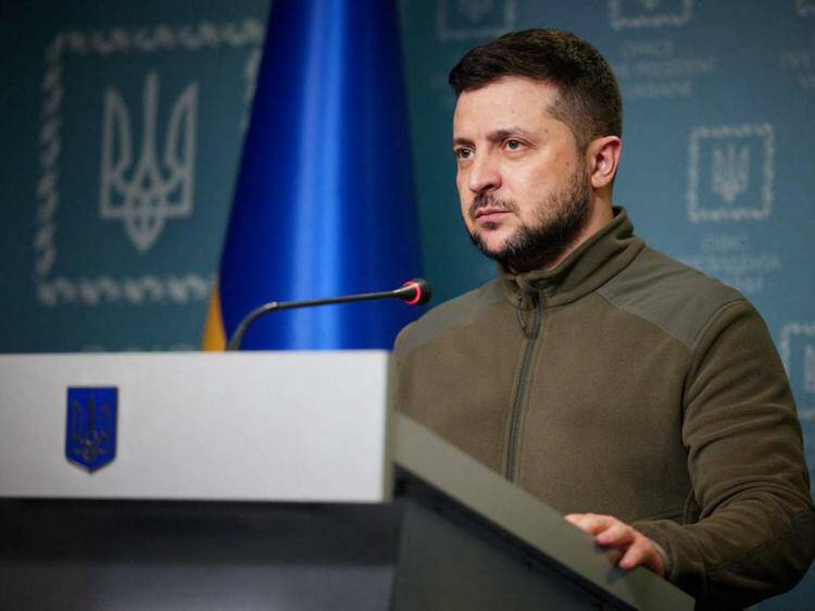 Ucraina, la Nato insorge: “Mosca ostacola i negoziati”. Interviene Zelensky: “Pronto a parlare con Putin”