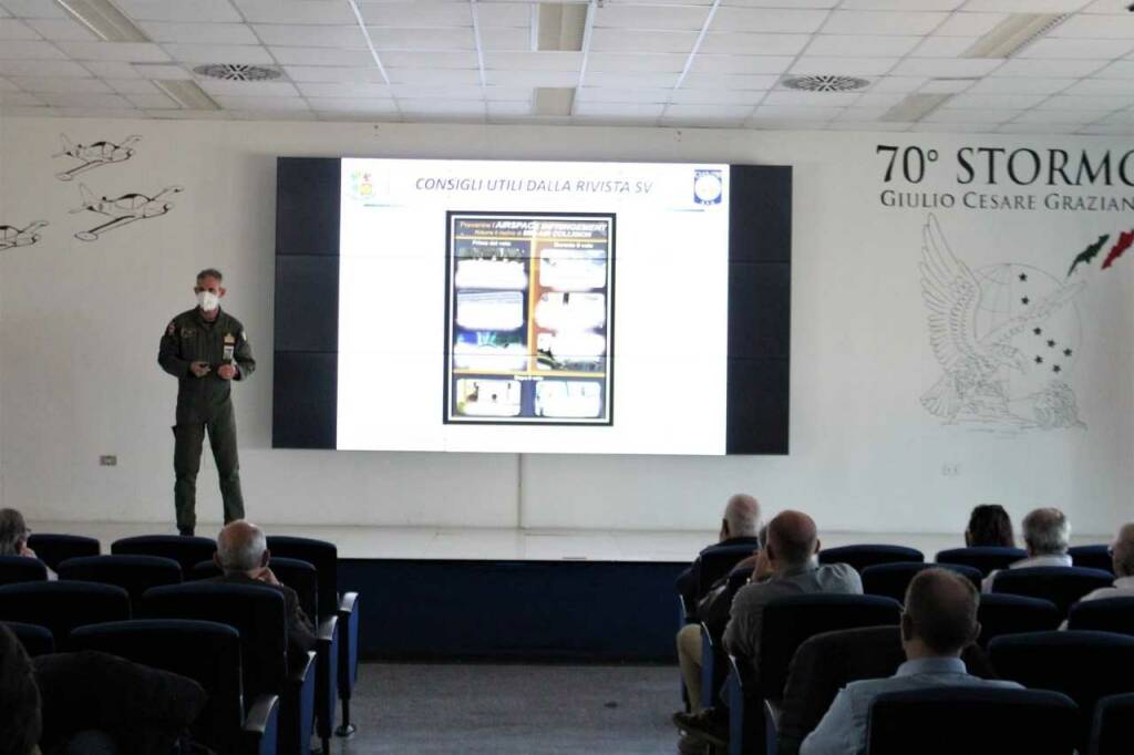 Latina, personale del 70 stormo e piloti civili a confronto su: “La sicurezza in volo”