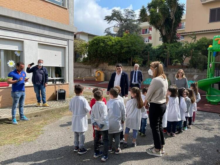 Formia, nuova area giochi della scuola primaria “Gianni Rodari”