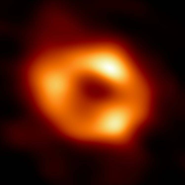 Immortalato il cuore della nostra galassia: ecco la prima foto del buco nero al centro della Via Lattea