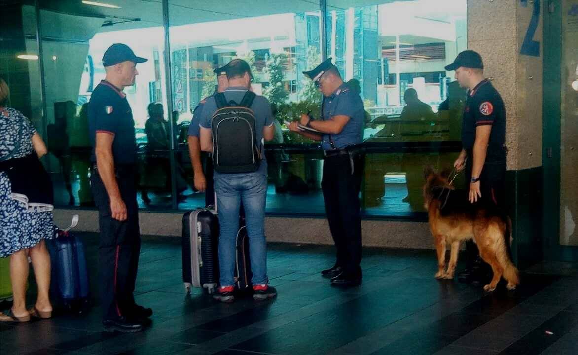 Fiumicino, sorpresi a rubare al duty free dell’aeroporto: denunciati tre viaggiatori