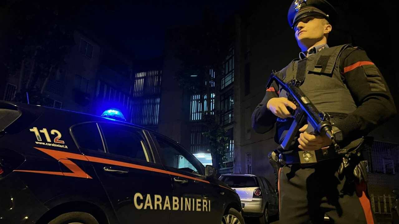 Roma, tentato omicidio e torture per controllare le piazze di spaccio: 14 arresti