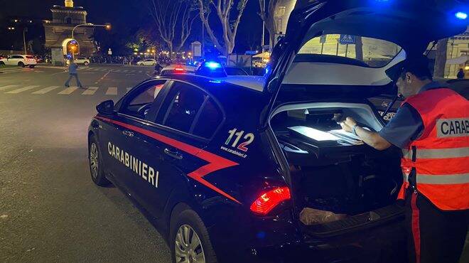 Malamovida a Roma, controlli dei carabinieri a Ponte Milvio: multati 6 locali 