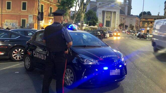 Malamovida a Roma, controlli dei carabinieri a Ponte Milvio: multati 6 locali 