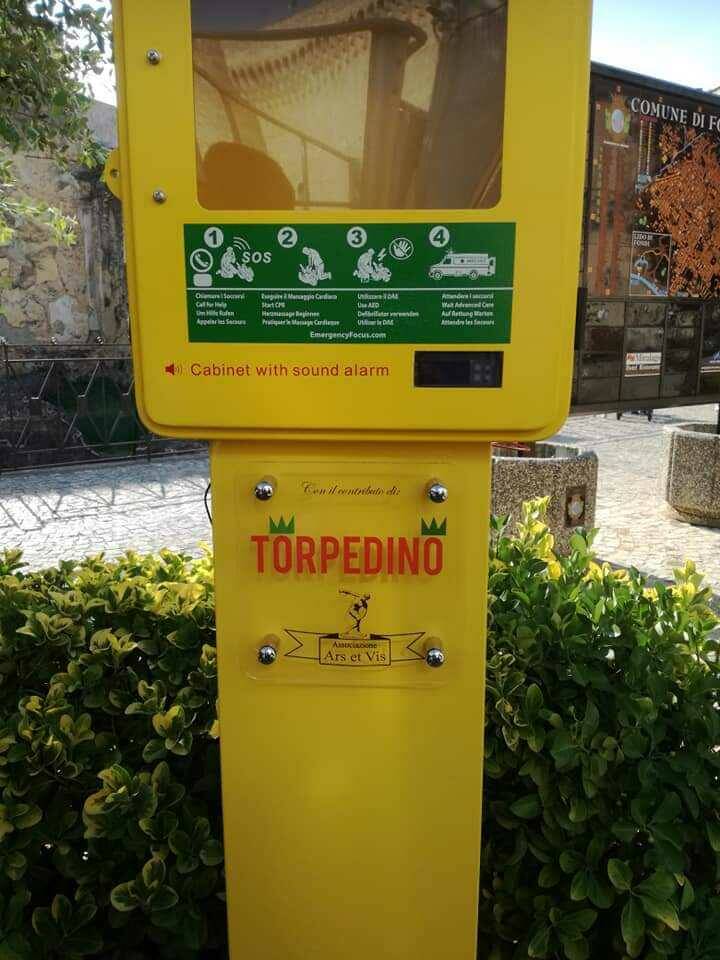 Fondi, un defibrillatore nel centro storico e corsi per insegnarne l’uso a negozianti e residenti