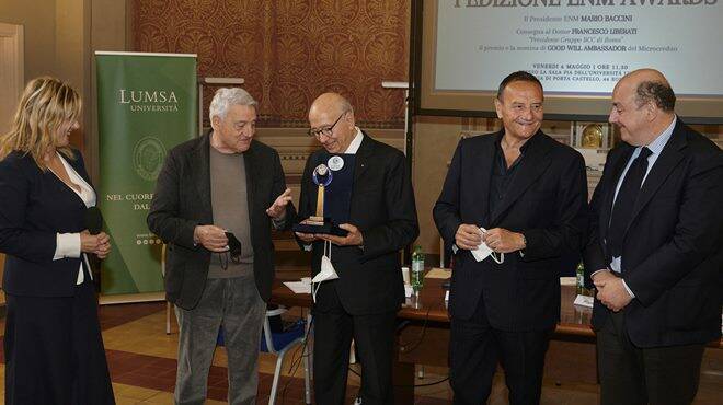 Microcredito: Baccini consegna il premio “ENM Awards” a Francesco Liberati (BBC Roma)