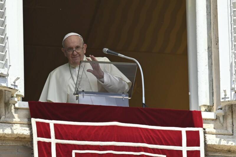 Papa Francesco contro aborto ed eutanasia: “Non limitare l’obiezione di coscienza”