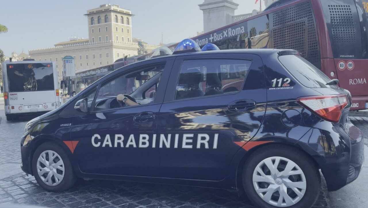 Furti a turisti e rapine nei negozi di Roma, i Carabinieri arrestano 11 malviventi