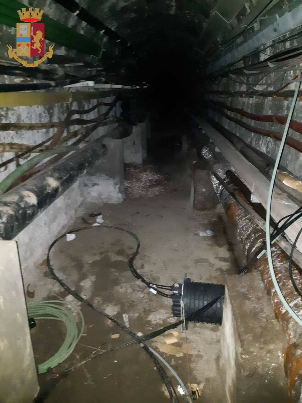 Roma, si calano in gallerie sotterranee per rubare cavi telefonici: 3 uomini nei guai