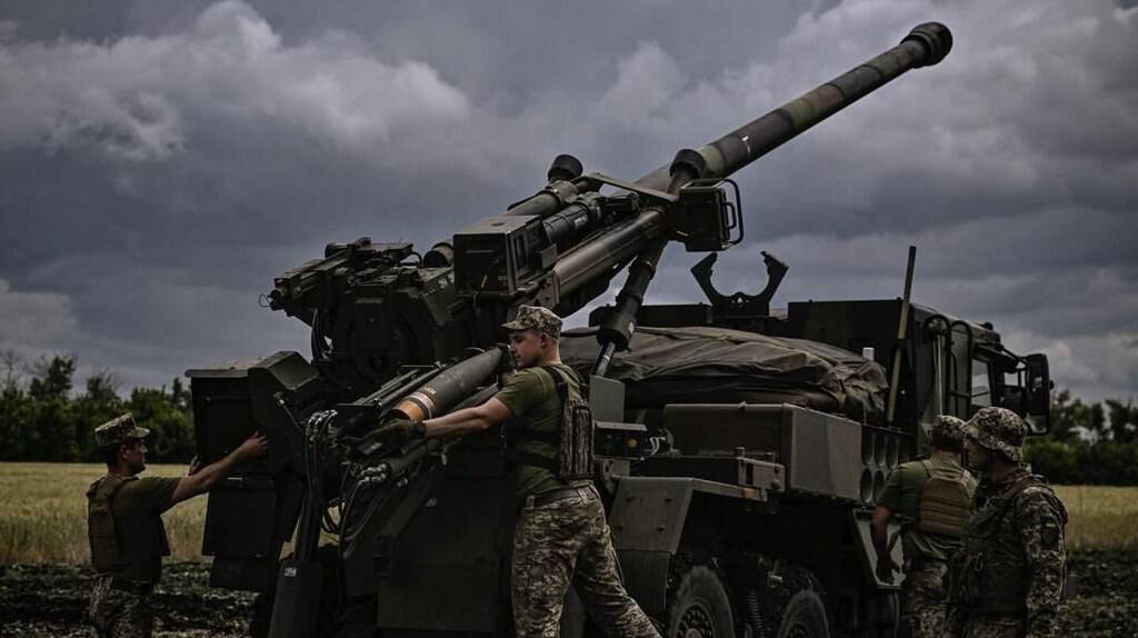 Ucraina, Zelensky lancia l’allarme: “Rischiamo di rimanere senza missili”