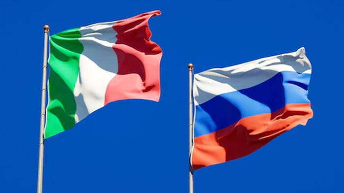 Mosca contro Crosetto: “Uno sciocco raro”. La replica del Ministro della Difesa italiano