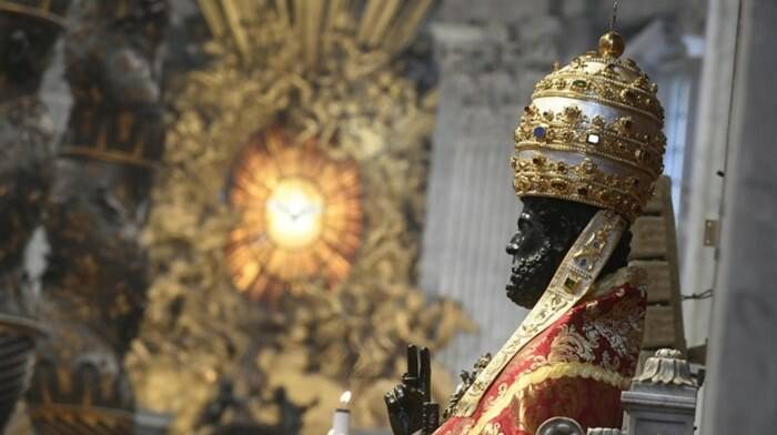 Santi Pietro e Paolo, il Papa: “Non lamentarsi della Chiesa, ma impegnarsi per migliorarla”