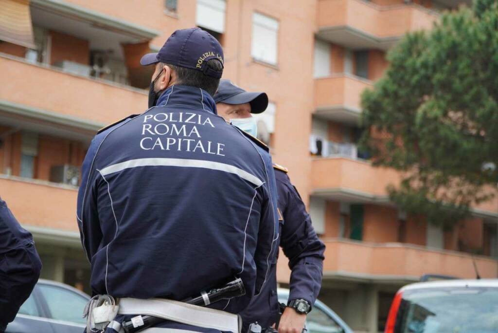 Roma, cerca di occupare abusivamente un alloggio Ater: 35enne denunciata
