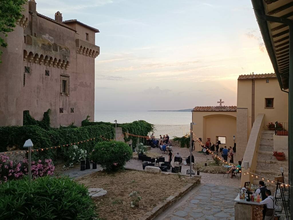 Castello di Santa Severa: proseguono gli aperitivi musicali al tramonto con degustazioni guidate