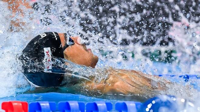Mondiali di nuoto, Ceccon in finale col primato nei 50 dorso: “Punto all’oro”