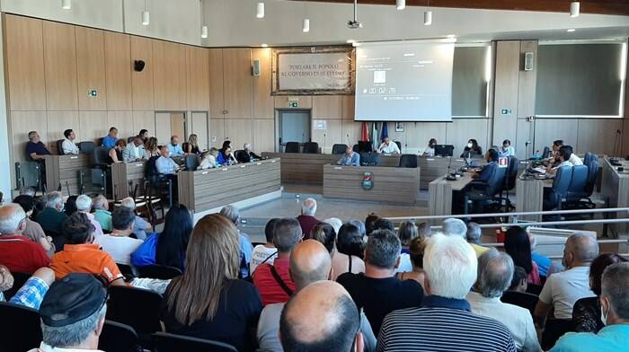 Ardea, si insedia il nuovo Consiglio comunale: il sindaco Cremonini presta giuramento