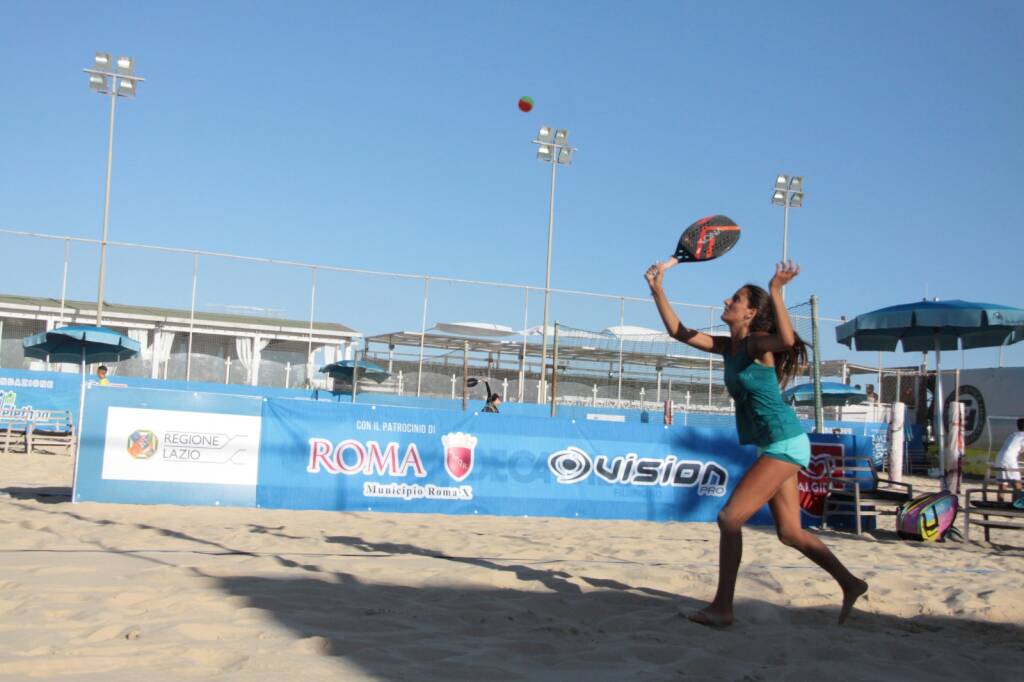 Ostia, dagli Italiani di beach tennis ai sogni futuri: la storia di Irene Mariotti e Matteo Cazzaniga