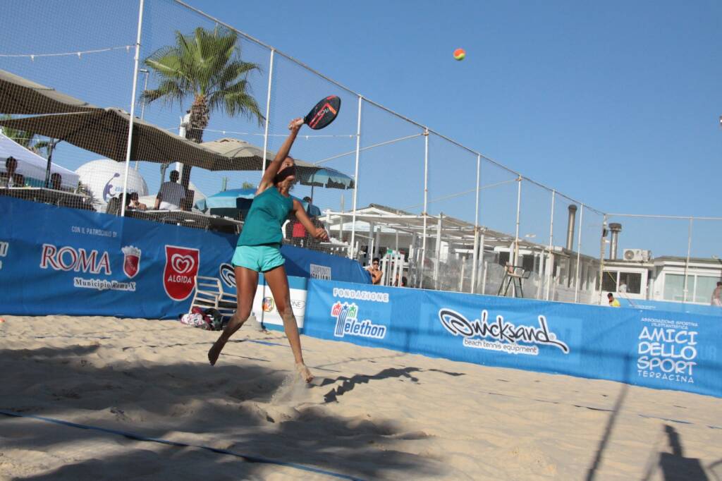 Ostia, dagli Italiani di beach tennis ai sogni futuri: la storia di Irene Mariotti e Matteo Cazzaniga